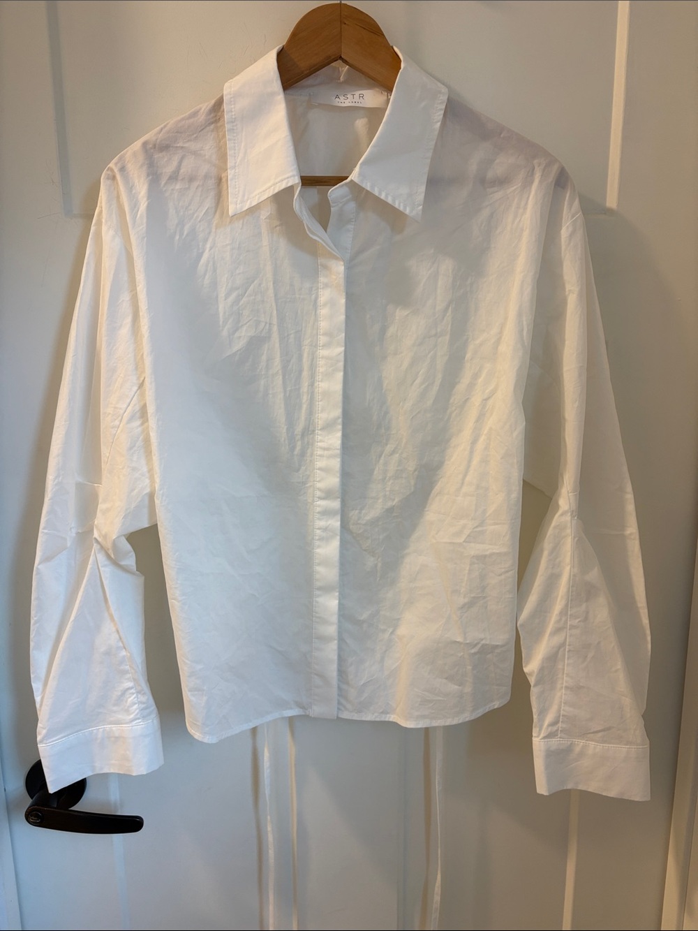 Astr White Long-Sleeve Dress shirt with cut out